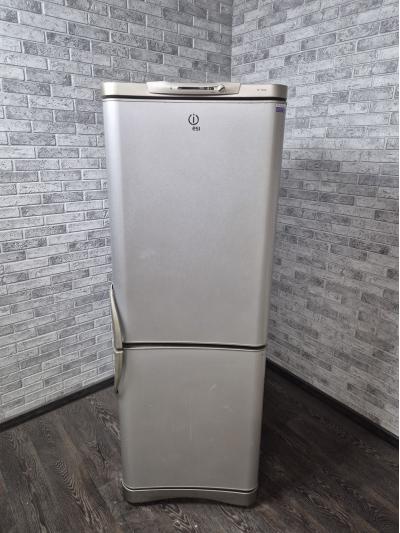 Холодильник Indesit C132NFG.016 